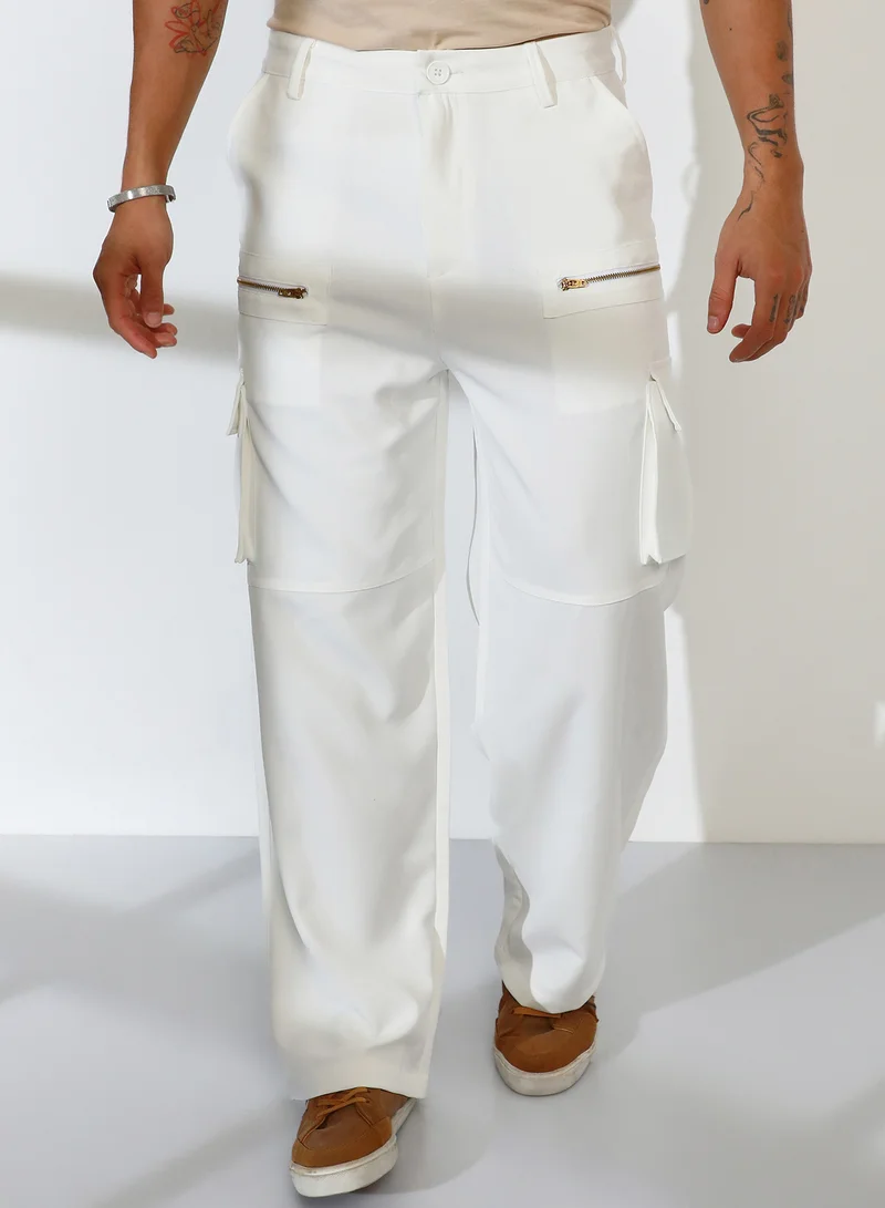 كامبوس سوترا Men's Chalk White Straight-Fit Utility Trousers For Casual Wear | Mid-Rise | 8 Pockets | Button Closure | Cargo Pants Crafted With Comfort Fit For Everyday Wear